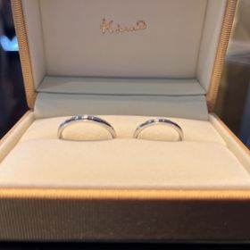 【ケイウノ ブライダル(K.UNO BRIDAL)の口コミ】 複数の店舗を回って自分たちが好きなデザインを決めた後、より細かいデザ…