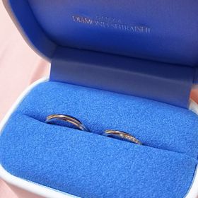 【銀座ダイヤモンドシライシの口コミ】 デザインをとても気に入り、これ！！と思える指輪だったので決めました。
…