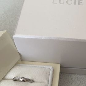 【LUCIE(ルシエ)の口コミ】 幅が広いタイプの指輪が良かったので、色々と試着などした結果LUCIEという…