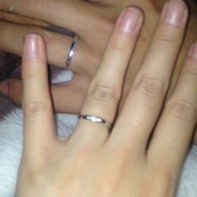 【4℃ BRIDAL(ヨンドシーブライダル)の口コミ】 元はペアリングとして買おうという話でしたが、この指輪を見て一目惚れし…