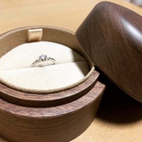 【COLANY(コラニー)の口コミ】 シンプルで上品なデザインに惹かれました。
希望に沿ったデザインを選びな…