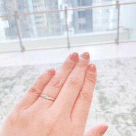 【銀座ダイヤモンドシライシの口コミ】 デザインで決めました。
ゆるいウェーブと丸みのあるデザインが可愛らしい…