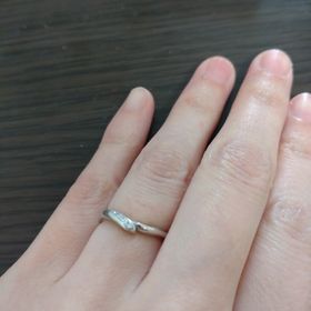 【俄(にわか)の口コミ】 シンプルなデザインを探していていました。俄の指輪にはそれぞれ和のコン…