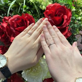 【AFFLUX(アフラックス)の口コミ】 派手すぎず、しかしシンプルすぎない形をを探していました。こちらは緩や…