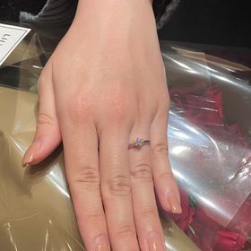 【銀座ダイヤモンドシライシの口コミ】 受け皿横から見た際の可愛らしさ。そのシリーズの所以やストーリーの共感…