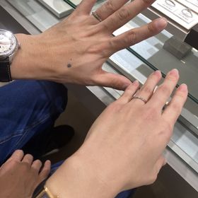 【アイプリモ(I-PRIMO)の口コミ】 細めのウェーブでとても指に馴染みやすいデザインになっています。また、…