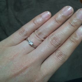 【Douxmiere bijou SOPHIA(ドゥミエール ビジュソフィア)の口コミ】 リングのデザインが滑らかな曲線になつていて個人的に好きなデザインだっ…