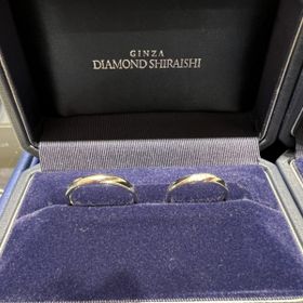 【銀座ダイヤモンドシライシの口コミ】 デザインの種類がとても多く、選ぶのに迷いましたが、スタッフ皆さんのお…