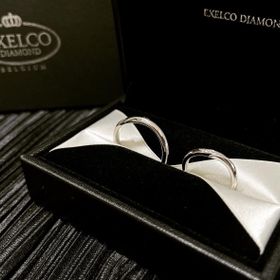 【エクセルコダイヤモンド(EXELCO DIAMOND)の口コミ】 ダイヤモンドを囲むようにミルグレインが指輪の端まで入っていてとても綺…