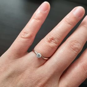 【GALA JEWELRY(ガラジュエリー)の口コミ】 色々と調べて価格帯の割にダイヤモンドの品質が良いと知ったからです。ま…