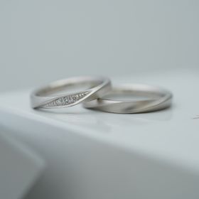 【THREE TREES(スリーツリーズ)の口コミ】 デザインを自分たちの好みで作れるってことで手作りを選びました！他のブ…