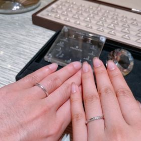 【TRECENTI(トレセンテ)の口コミ】 ウィメンズリングはサイドのラインにもダイヤモンドがしっかり見え、キラ…