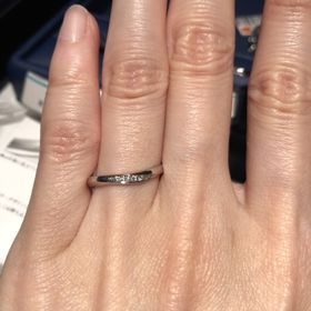 【銀座ダイヤモンドシライシの口コミ】 上品なメレダイヤがとても可愛いデザインです。少しだけ動きがあって、ス…