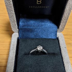 【BRILLIANCE+(ブリリアンスプラス)の口コミ】 ダイヤモンドの石でプロポーズをしていただき、指輪を一緒に選びに行きま…