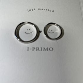 【アイプリモ(I-PRIMO)の口コミ】 女性用はウェーブが綺麗でどこから見てもダイヤが見えるところが可愛い。
…