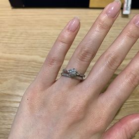 【Foulason(フレゾン)の口コミ】 とても華やかでした。レール止めの結婚指輪と合うと思いました。ダイヤの…