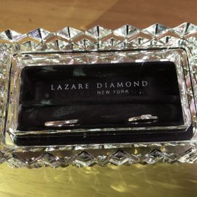 【ラザール ダイヤモンド(LAZARE DIAMOND)の口コミ】 初めの基準としてラザールダイヤモンドの指輪を見ました。その後、他ブラ…