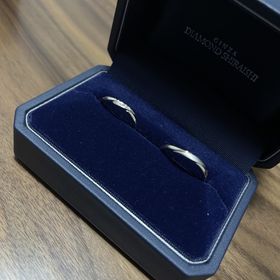 【銀座ダイヤモンドシライシの口コミ】 色々見せていただきどれも迷うほど素敵だったが、店員さんに付け心地やデ…