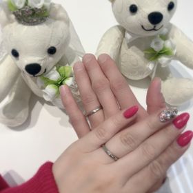 【4℃ BRIDAL(ヨンドシーブライダル)の口コミ】 元々4℃のペアリングを持っていて、それとは雰囲気の違うシンプルなものを…