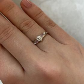 【Mariage ent(マリアージュエント)の口コミ】 ピンクが好きなので、それが叶うものを探していました。最初は別ブランド…