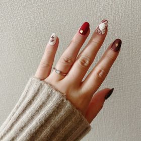 【LOVE NOTESの口コミ】 ウェーブのかかったデザインがとてもきれいです。
サイドに小さなダイヤも…