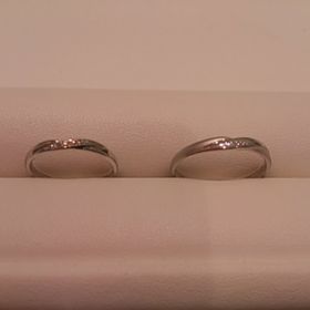 【CAFERING(カフェリング)の口コミ】 付け心地のよさが決め手になりました。婚約指輪は別ブランドで購入したも…