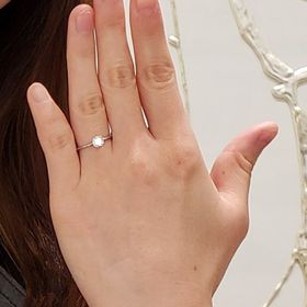 【ティファニー(Tiffany & Co.)の口コミ】 ダイヤモンドはティファニーのトリプルエクセレントカット技術で、他のブ…