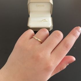 【ORECCHIO(オレッキオ)の口コミ】 ダイヤがキラキラしたものが欲しくて、探してるうちにエメラルドカットの…