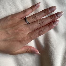 【ショーメ(CHAUMET)の口コミ】 気になるデザインをいくつか試着させていただきました。どのデザインも素…