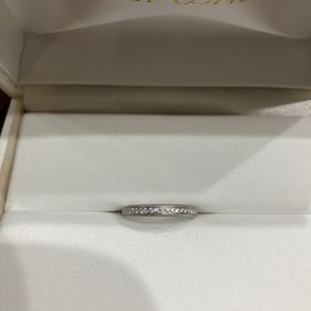 【PILOT BRIDAL(パイロットブライダル)の口コミ】 ハーフエタニティでミル打ちのあるデザインがとても好みでした。エタニテ…