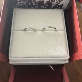 【AFFLUX(アフラックス)の口コミ】 デザインがシンプルでいいと思いました
指輪言葉もあって選びやすかったで…