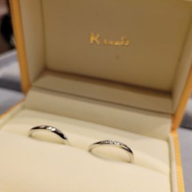 【ケイウノ ブライダル(K.UNO BRIDAL)の口コミ】 シンプルでウェーブのものを探していました。
ダイヤの数も選べたので自分…