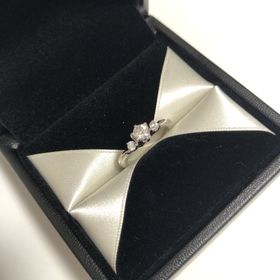 【エクセルコダイヤモンド(EXELCO DIAMOND)の口コミ】 最初はダイヤモンドに一目惚れし、ダイヤのみ先に購入しました。枠は他の…