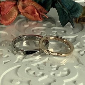 【Antille(アンティール)の口コミ】 女性用の指輪はピンクゴールドのカラーにしたかったのですが、各ジュエリ…