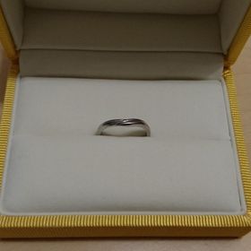 【ケイウノ ブライダル(K.UNO BRIDAL)の口コミ】 ずっと身に着けておきたいのでプライベート、仕事含めて華美過ぎないデザ…