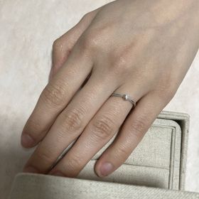 【SIENAROSE(シエナロゼ)の口コミ】 指輪のデザインと価格が予算にちょうど良かったため、購入を決めました。…