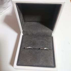 【COEUR D'OR(クゥドール)の口コミ】 リングの太さが細めで、指が細い方にオススメのリングだそうです。女性の…