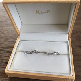 【ケイウノ ブライダル(K.UNO BRIDAL)の口コミ】 シンプルだけど他ではあまりみないようなデザインを探していました。流れ…