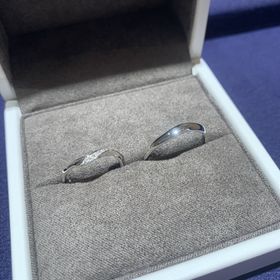 【ENUOVE(イノーヴェ)の口コミ】 シンプルなデザインとスタッフさんの対応が決め手です。夫婦でお揃いのデ…