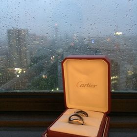 【カルティエ(Cartier)の口コミ】 結婚指輪は当初からカルティエが良いと思ってました。旦那さまが探して選…