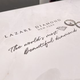 【ラザール ダイヤモンド(LAZARE DIAMOND)の口コミ】 一石タイプのエンゲージリングと重ね付けができ、お互いが邪魔しないよう…