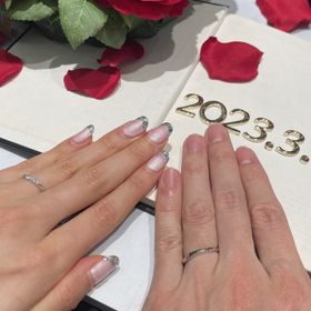 【ラザール ダイヤモンド(LAZARE DIAMOND)の口コミ】 指輪の決め手は数あるデザインの中で試着させていただいた中でペアでお互…