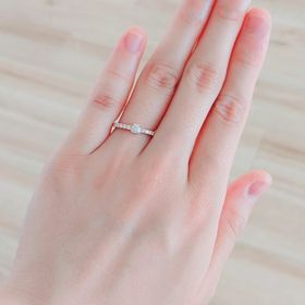 【STAR JEWELRY(スタージュエリー)の口コミ】 婚約指輪はハーフエタニティのピンクゴールドのリングを探していて、お店…