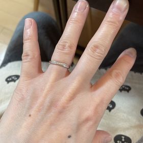 【4℃ BRIDAL(ヨンドシーブライダル)の口コミ】 デザイン、着け心地がすごく気に入りました。
派手かなって思ったけど実際…