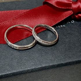 【ラザール ダイヤモンド(LAZARE DIAMOND)の口コミ】 デザインが第1、つけ心地が第2、価格が第3！
デザインが可愛くてつけ心地…