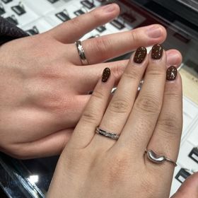 【ラザール ダイヤモンド(LAZARE DIAMOND)の口コミ】 ダイヤがたくさんついていてキラキラ！！
同じ大きさのダイヤが半周してい…