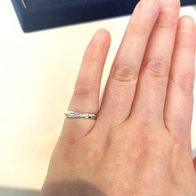 【ヴァンドーム青山(VENDOME AOYAMA)の口コミ】 クロスしているデザインのもので探していてヴァンドームさんで試着を決め…