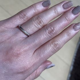 【TRECENTI(トレセンテ)の口コミ】 斜めに入っているダイヤの加工が好みでした。仕事の性質上、あまり派手な…