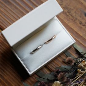 【THREE TREES(スリーツリーズ)の口コミ】 世界に一つだけの指輪にしたいということで、
お互いに作り合えて
お店の…