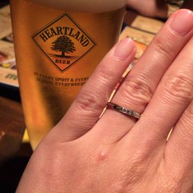 【銀座ダイヤモンドシライシの口コミ】 
最大手。
手につけた感じが何より良かった。店員さんがかなり素敵で説得…